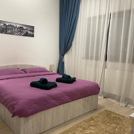 D&M Apartaments Яш Екстериор снимка